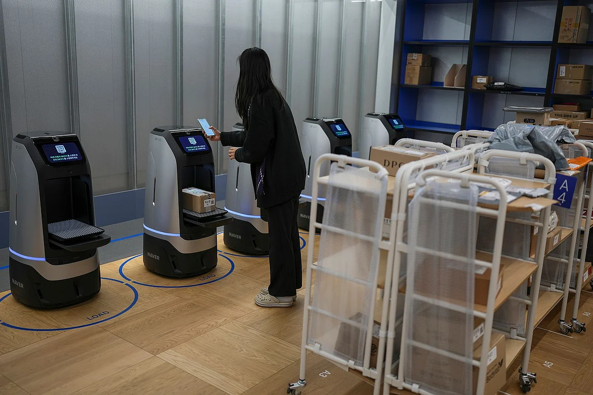 Meet your new office mate: A 'brainless' robot | Khaleej Times