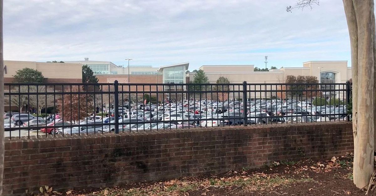 US: At least 1 injured in shooting at shopping mall in Washington ...