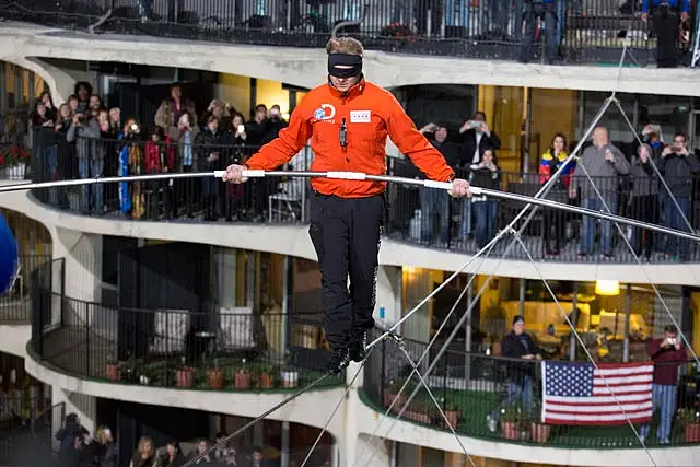 Daredevil Ropes Daredevil walks rope between towers blindfolded | Khaleej Times