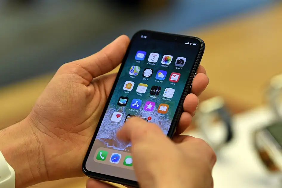 Apple macht iPhone X und 2018 MacBook Pro obsolet: Was bedeutet das für ...