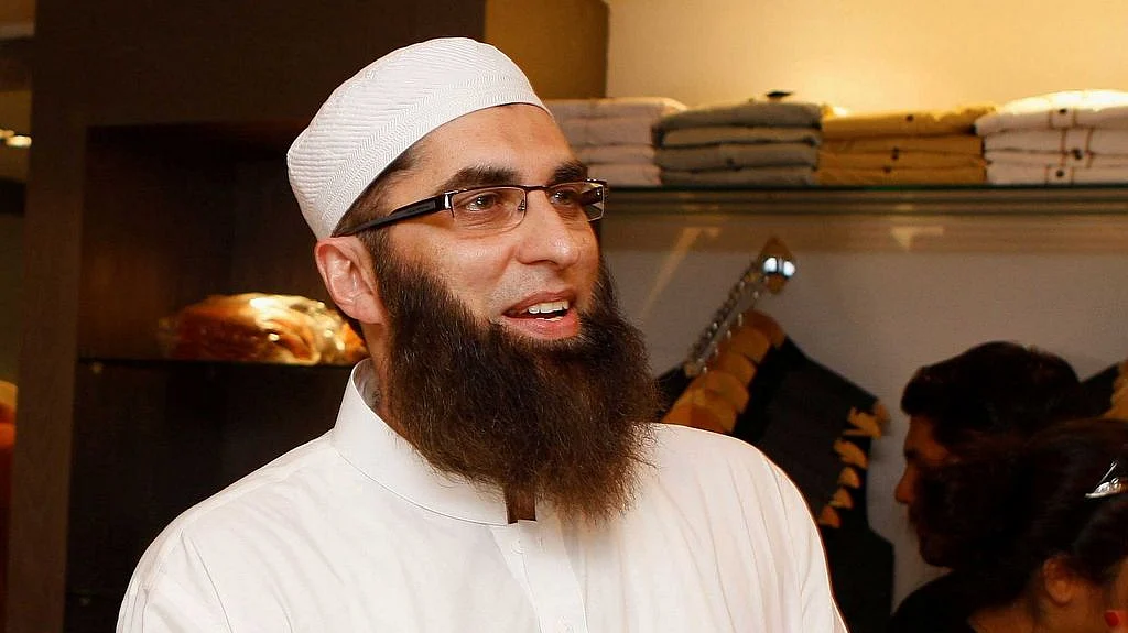 Pakistan Juneed Shock, sadness over Pakistani icon Junaid Jamsheds death | Khaleej Times