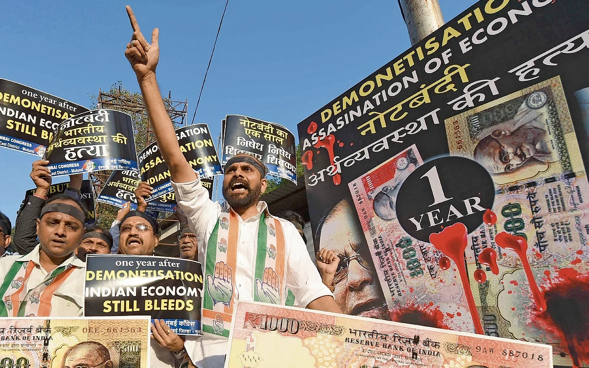 A year on, NRIs debate effects of note ban | Khaleej Times