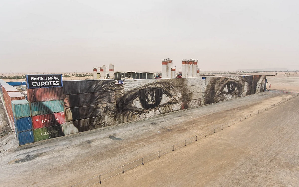 Video: Assemble the world's largest jigsaw puzzle in Dubai | Khaleej Times