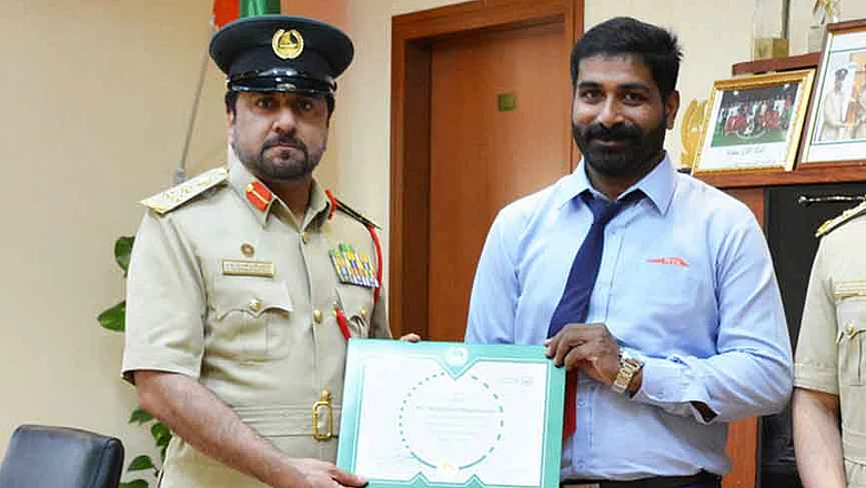 Honest expat driver honoured in Dubai for handing over Dh20,000 ...