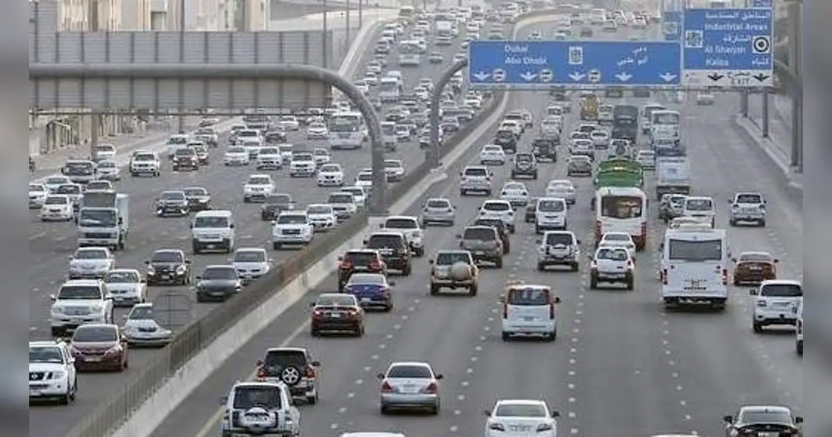 Jam Uae UAE police alert: Major traffic jam due to accidents, speed limit ...