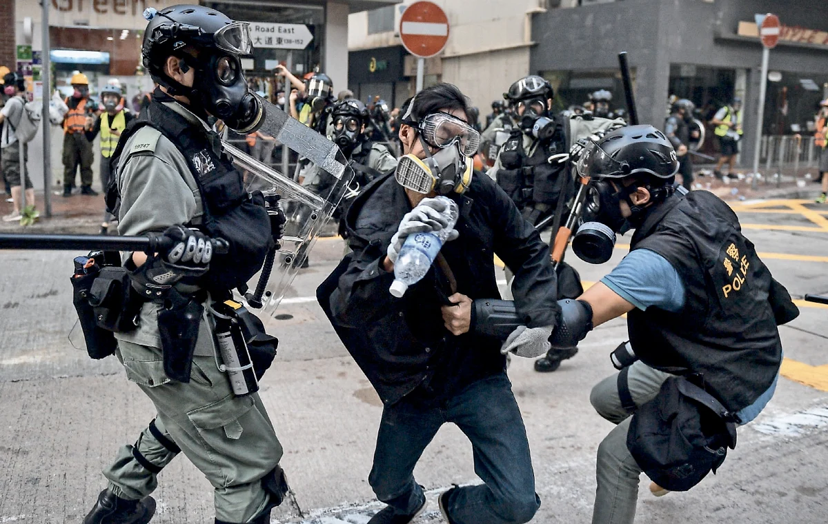 Hong Kong flash-mob rallies erupt as anger mounts over shot protester ...
