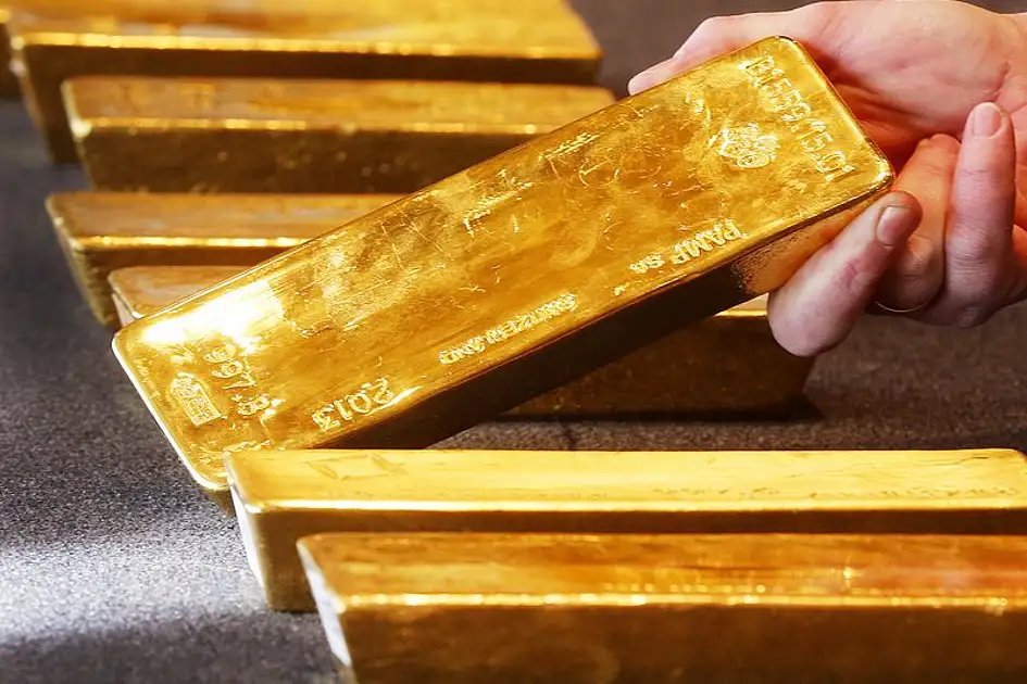 Gold regains shine as war fears, Fed uncertainty ignite safe-haven rush