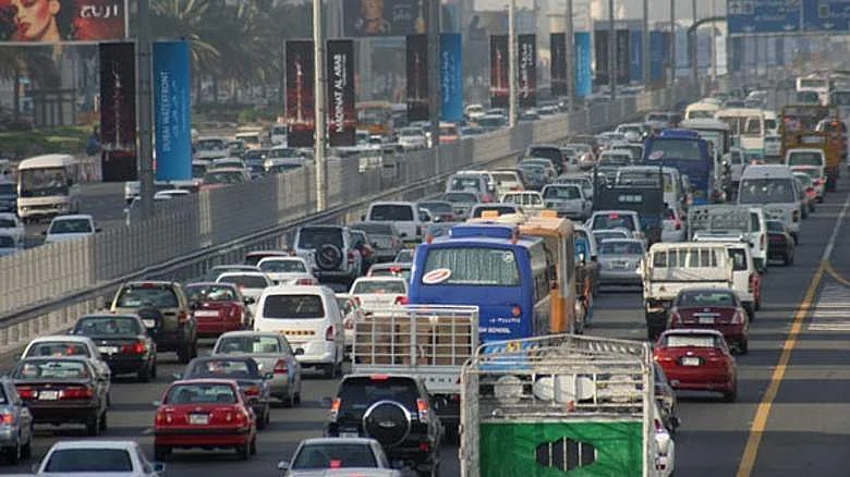 UAE traffic: Heavy congestion, delays on Dubai, Abu Dhabi roads ...