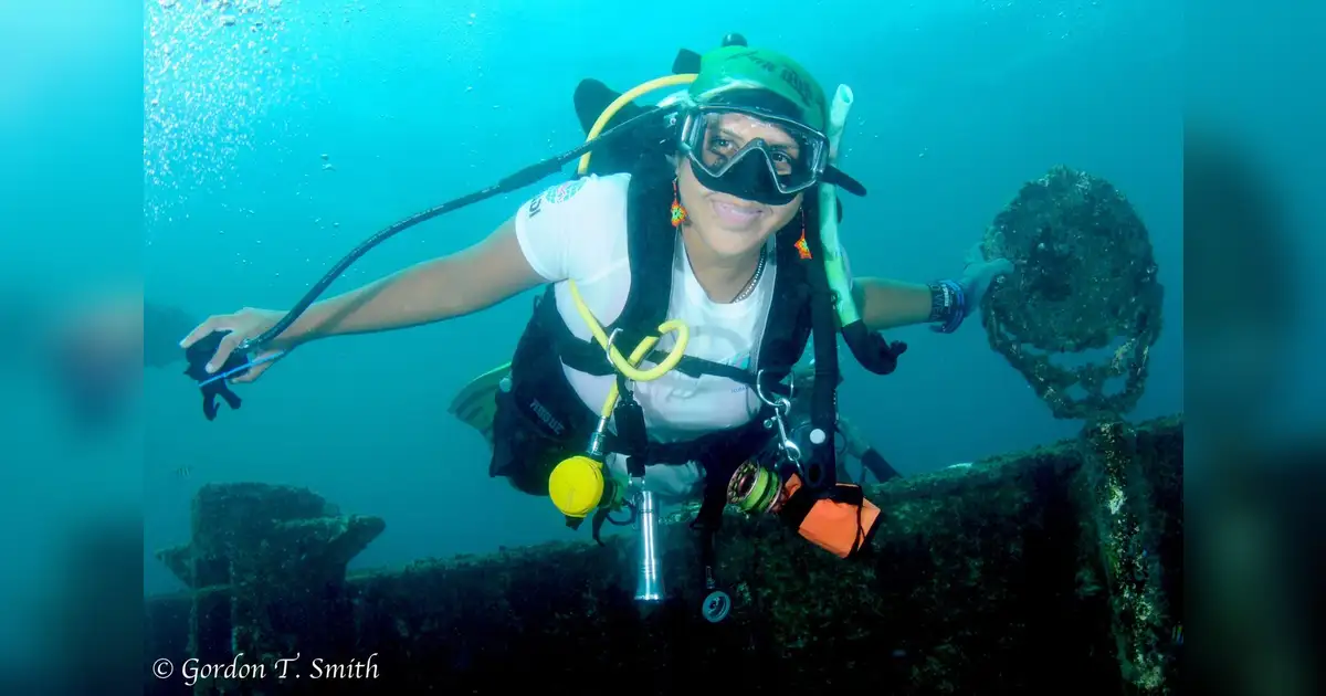 Diving Engine Person UAE: This shark-obsessed diving instructor on a mission to banish bad ...
