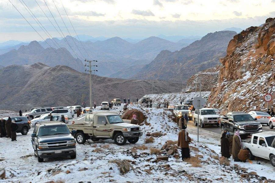 Video: Heavy snowfall hits parts of Saudi over the weekend | Khaleej Times