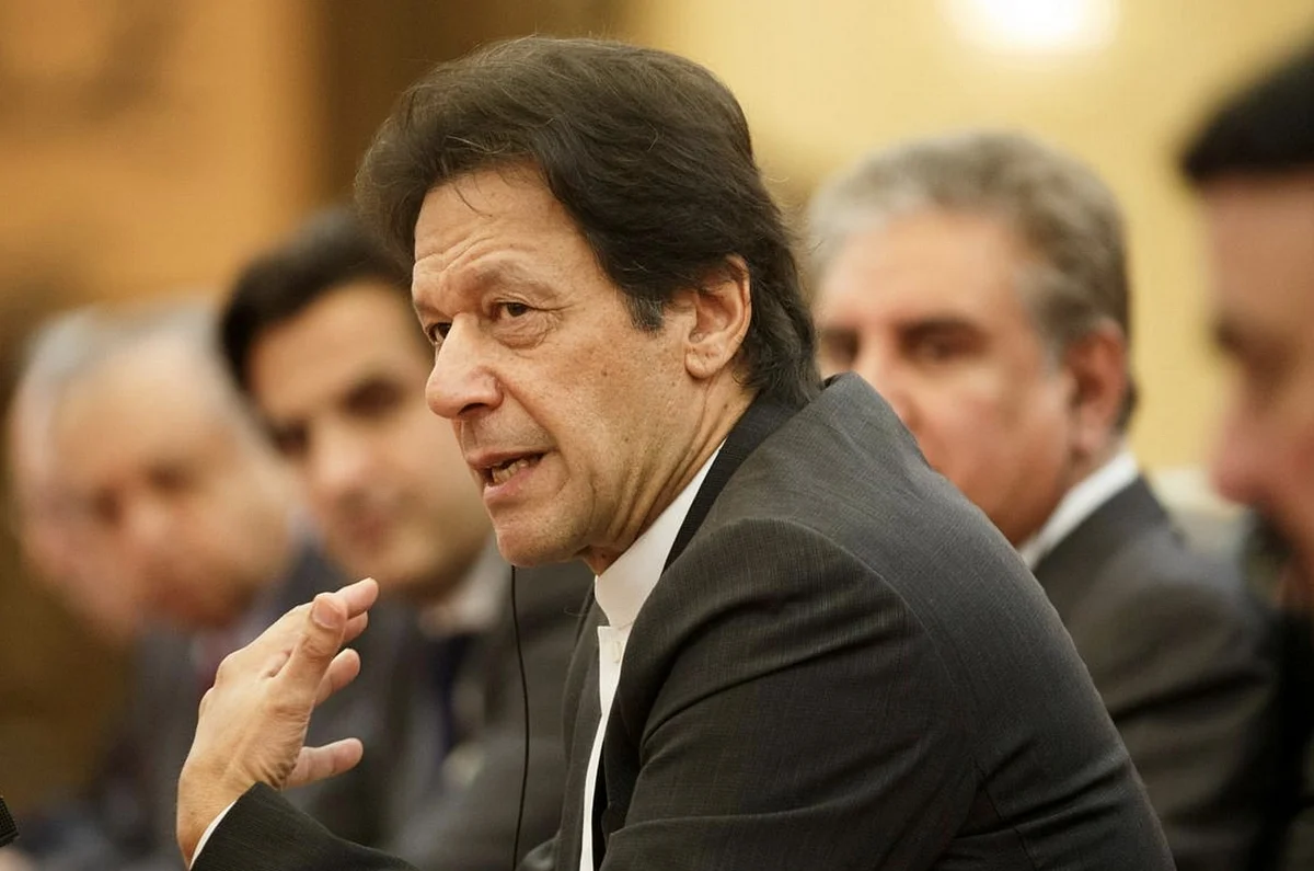 Combating coronavirus: Imran Khan announces cash aid for jobless Pakistanis