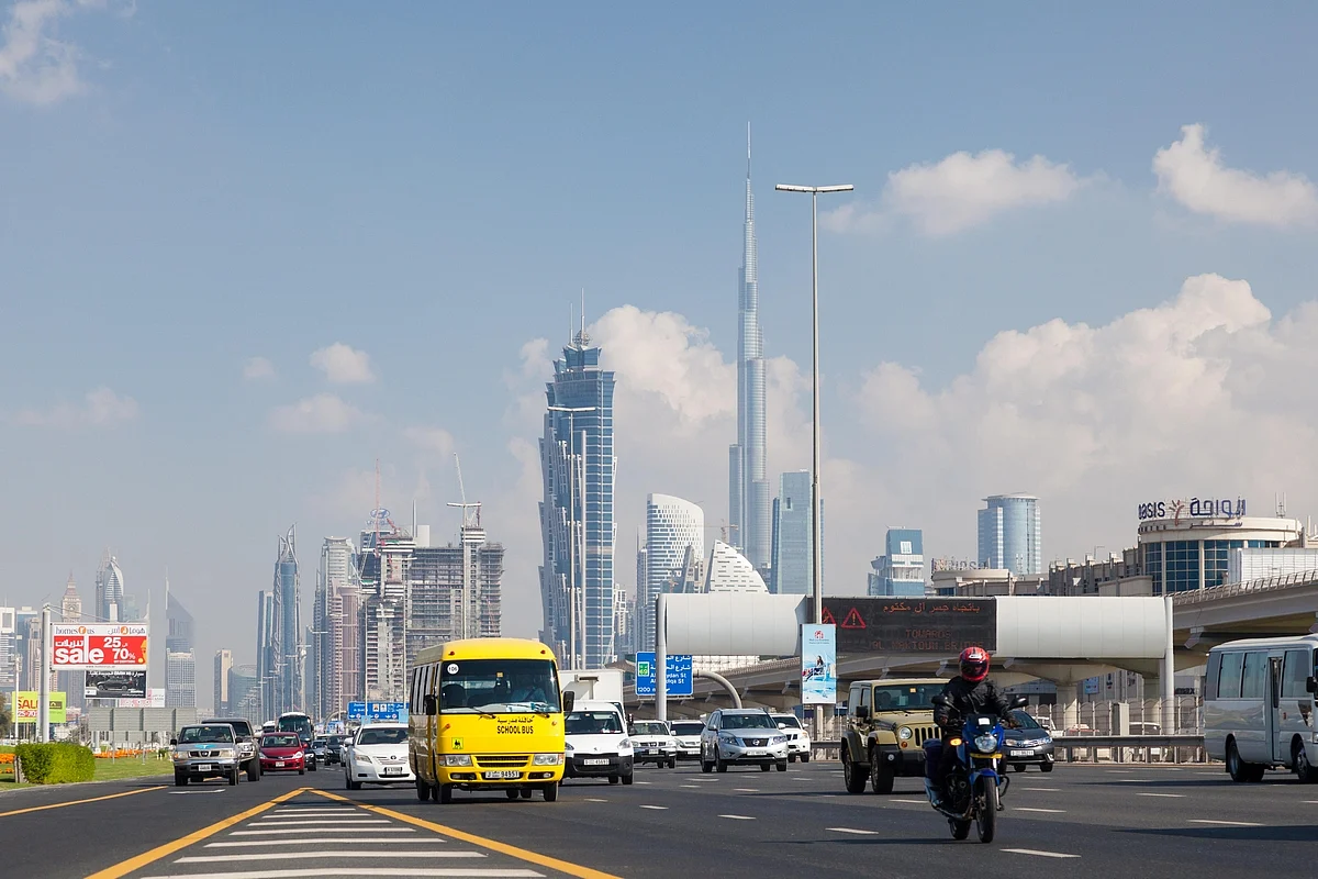 UAE traffic: Accident on Sheikh Zayed Road causes tailbacks in Dubai ...