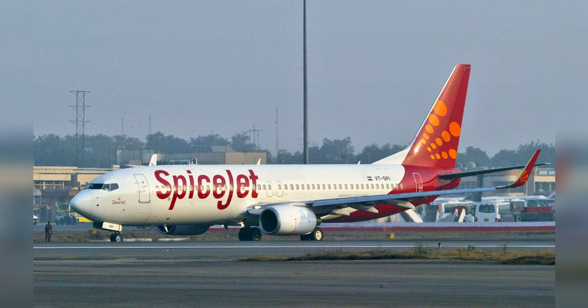 India flight: SpiceJet plane detects smoke mid-air, makes emergency ...
