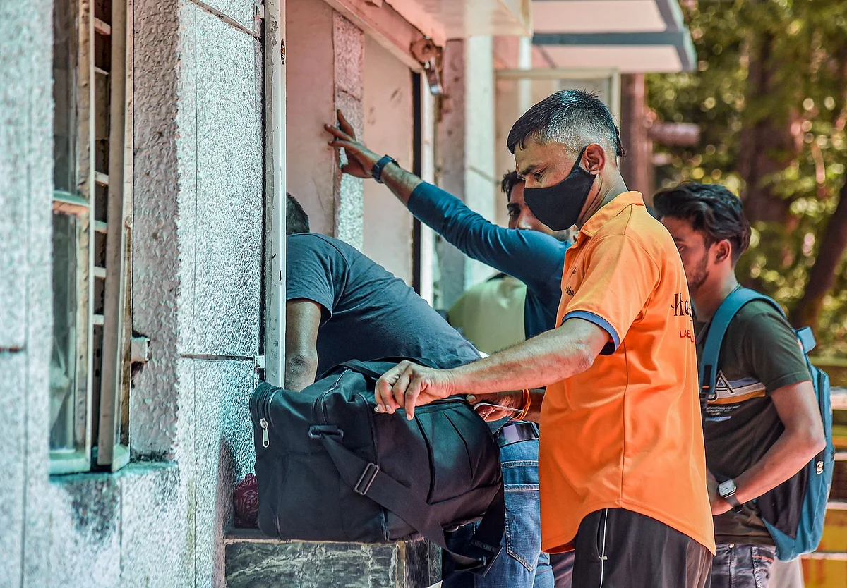 India: Over 1,700 convicts, undertrials released during pandemic return ...