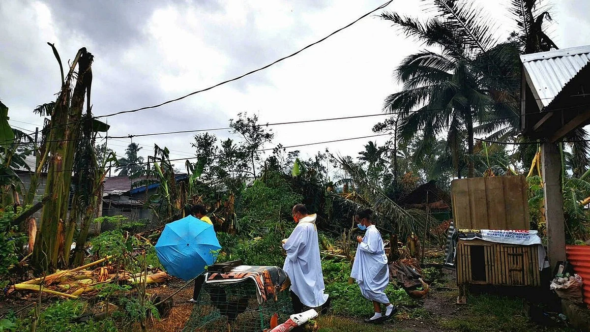 Philippine Typhoon Survivors Wish For Roofs And Food At Christmas