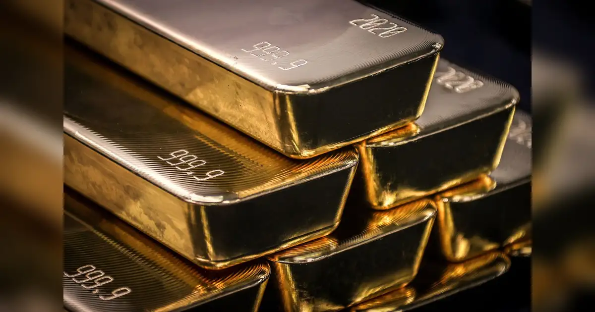 Gold hits 7-week low as oil-driven inflation fears boost rate-hike bets