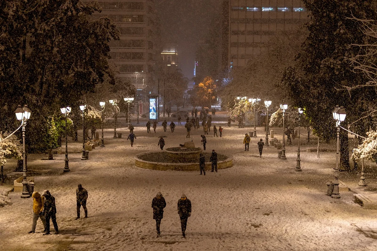Greece: Blast in Athens damages buildings, one injured | Khaleej Times