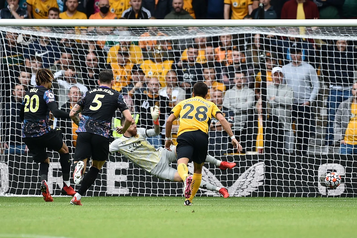 Kane returns for Tottenham in 1-0 win at Wolves | Khaleej Times